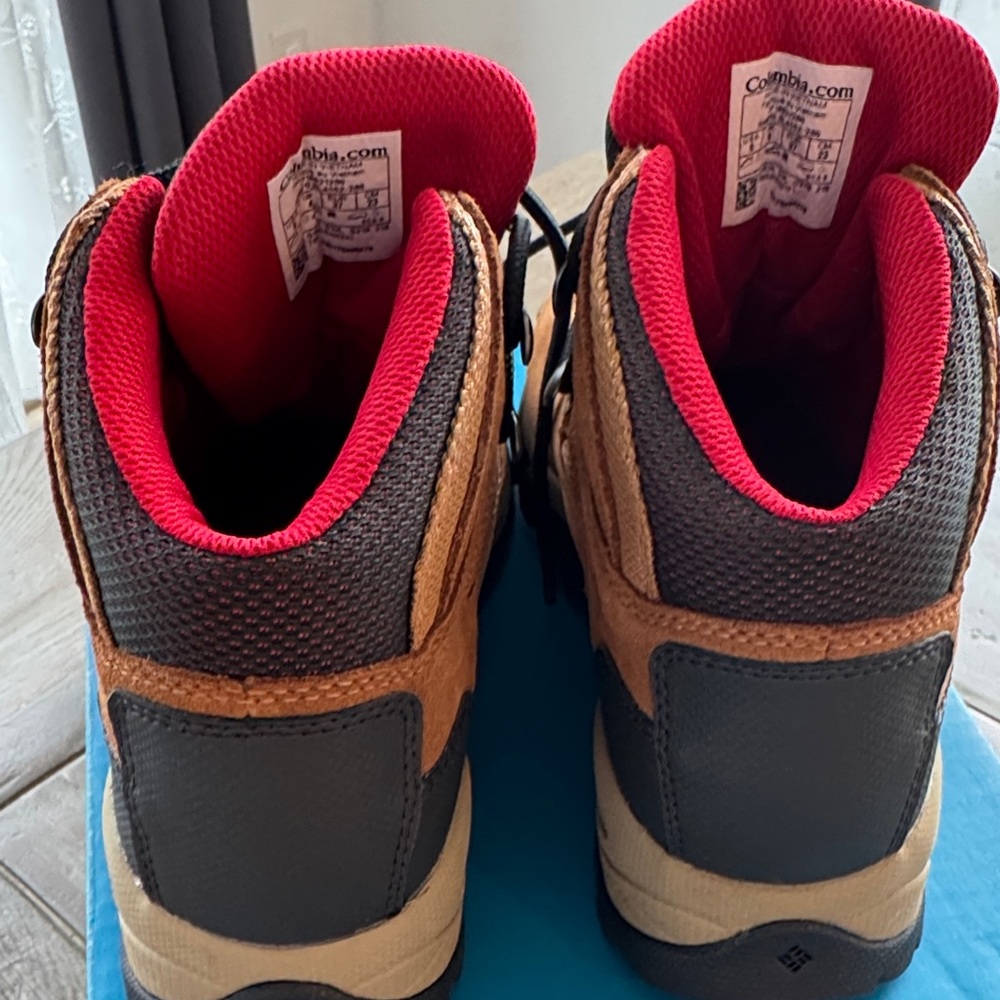 Columbia Women's Waterproof Boots - Picture 11 of 16